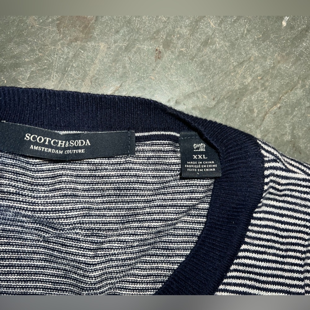 Barely Worn- Thin Spring/Fall Sweater- Super Soft… - image 4
